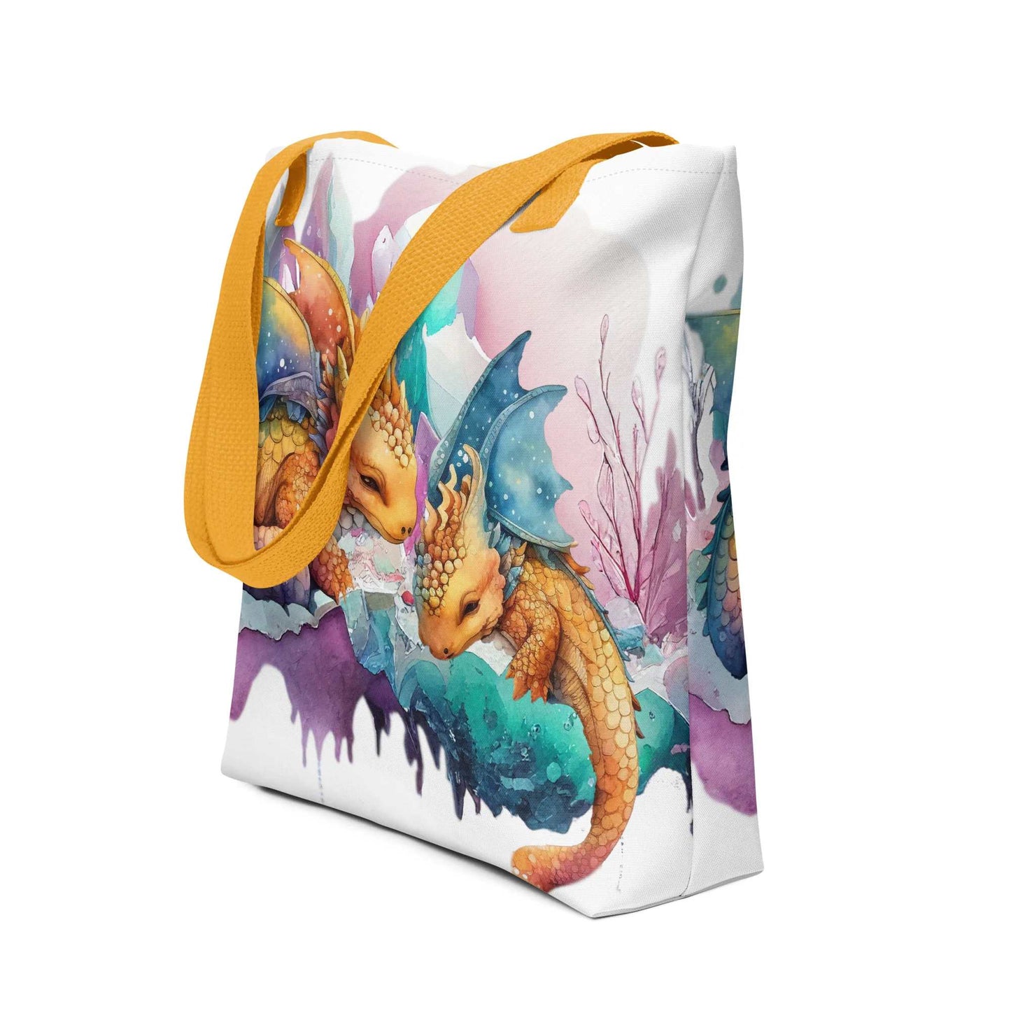 Witte tote bag met schattige slapende draken illustratie,voor aanzicht,all over print,gele  handvatten,hangend bij een trap,vooraanzicht