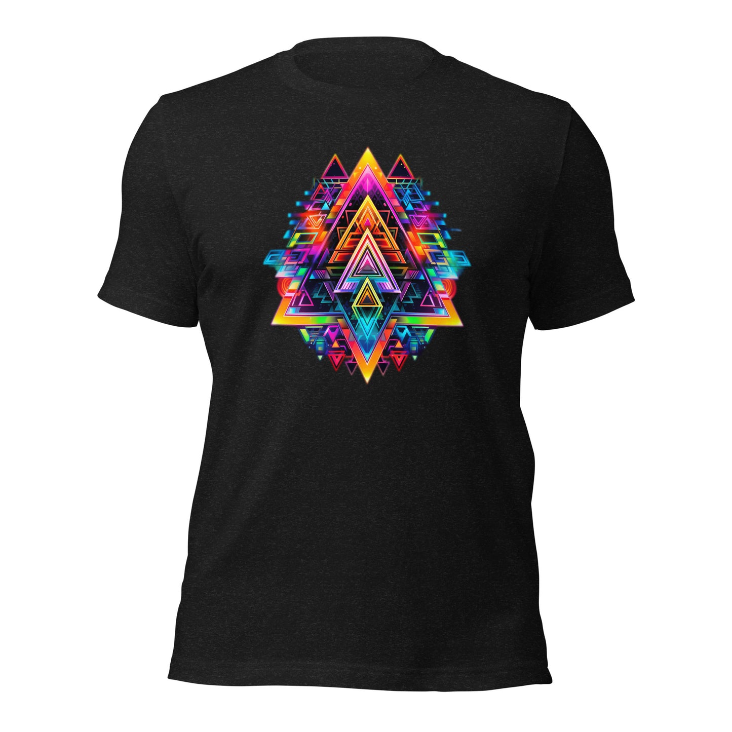  Een unisex T-shirt in zwarft  gemeleerd met een grafisch geometrisch ontwerp, aan de voorkant, wit achtergrond