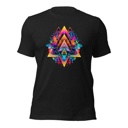  Een unisex T-shirt in zwarft  gemeleerd met een grafisch geometrisch ontwerp, aan de voorkant, wit achtergrond